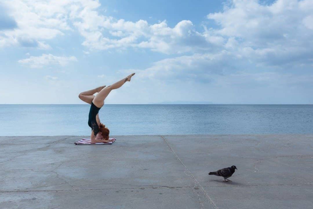 Όλοι οι λόγοι για να δοκιμάσεις yoga στη φύση